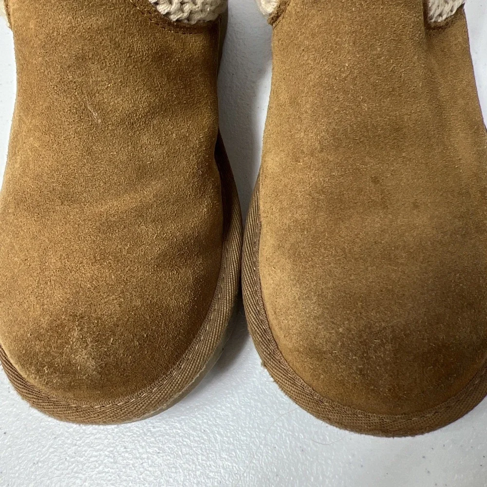 UGGs Tan Upper Knit Sweater Foldover‎ Cuff Size 5